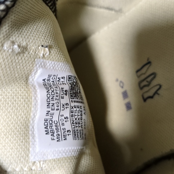 Converse Chuck Taylor All Star Sneakers NWOT - Picture 8 of 9